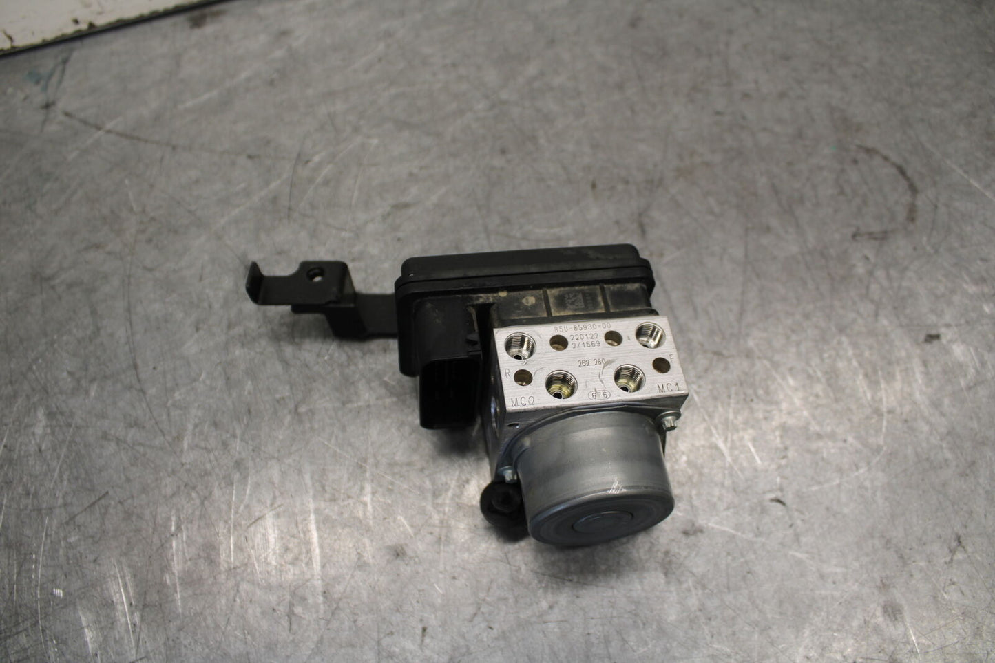 22-24 YAMAHA XSR900 ABS PUMP UNIT MODULE BB683