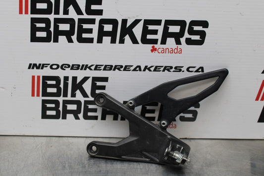 15-17 YAMAHA YZF R1 LEFT REARSET REAR SET DRIVER FOOT PEG BRACKET MOUNT BB190