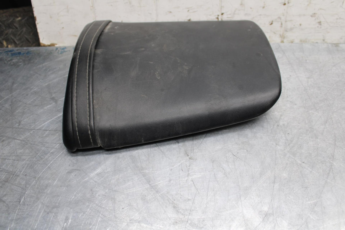 05-06 HONDA CBR600RR REAR BACK PASSENGER TANDEM SEAT PAD SADDLE PILLION BB484