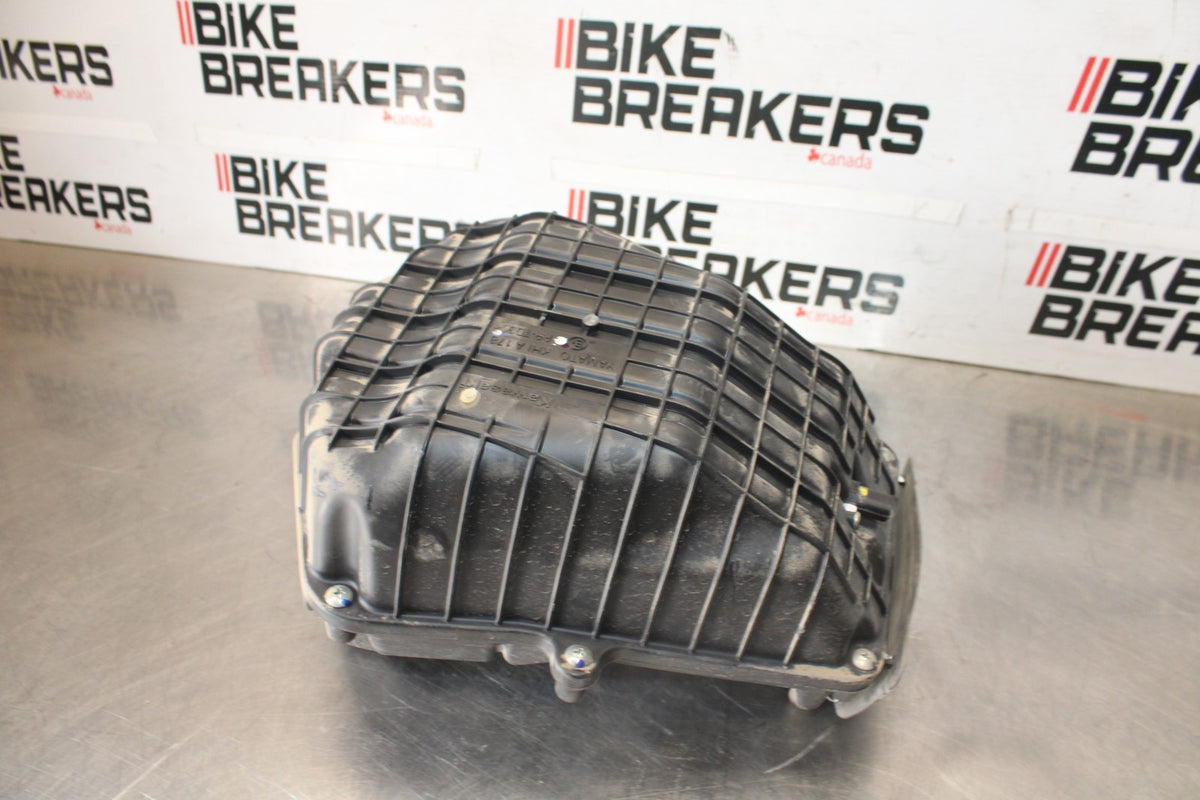 24-25 KAWASAKI NINJA 500 EX500J ABS AIRBOX AIR INTAKE FILTER BOX BB934