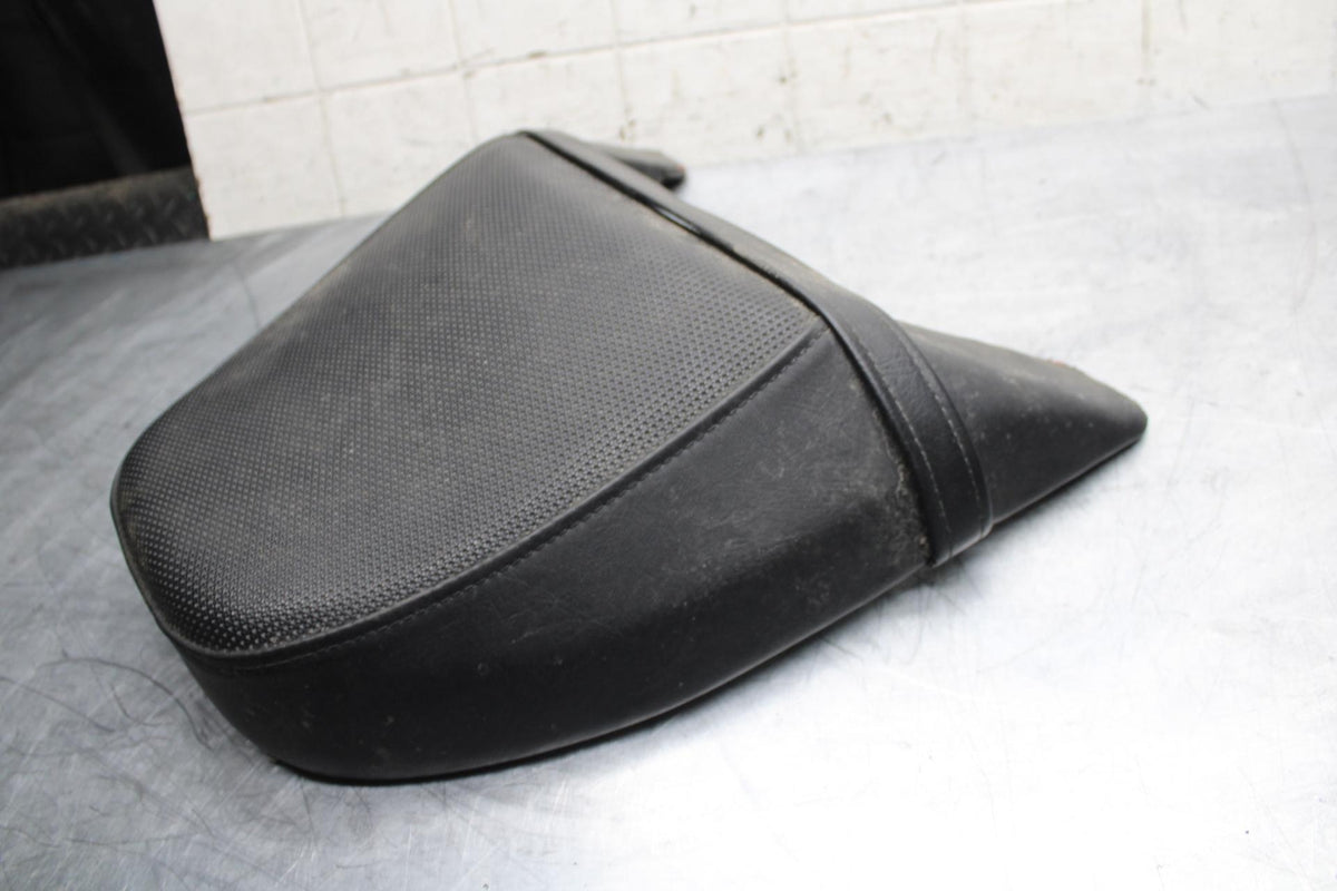 06-09 SUZUKI M109R BOULAVARD REAR BACK PASSENGER SEAT BB501