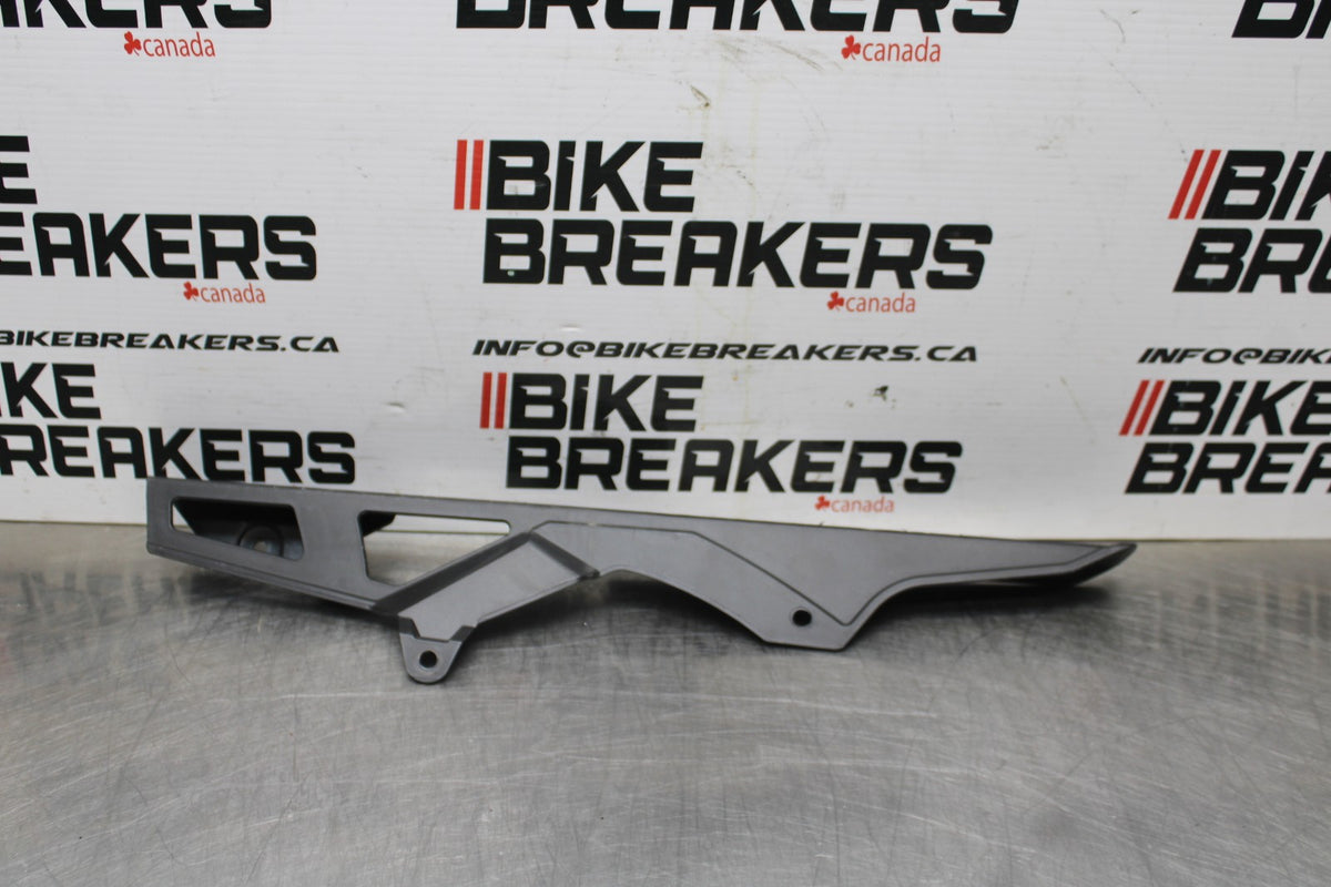 11-24 SUZUKI GSXR750 REAR BACK DRIVE CHAIN GUARD COVER SHIELD BB630