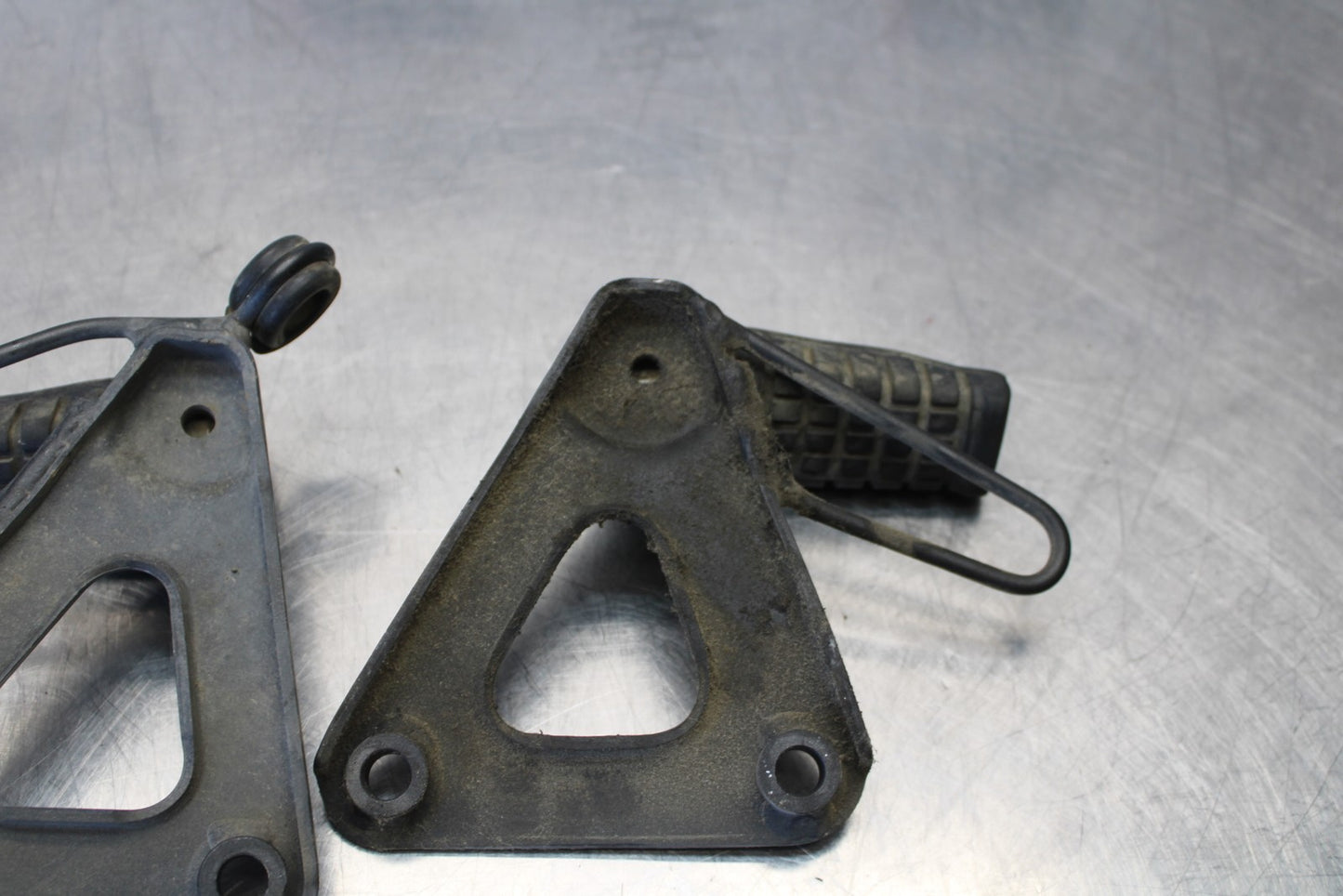 08-18 KAWASAKI KLR650 REAR BACK PASSENGER PEG SET PAIR BB183