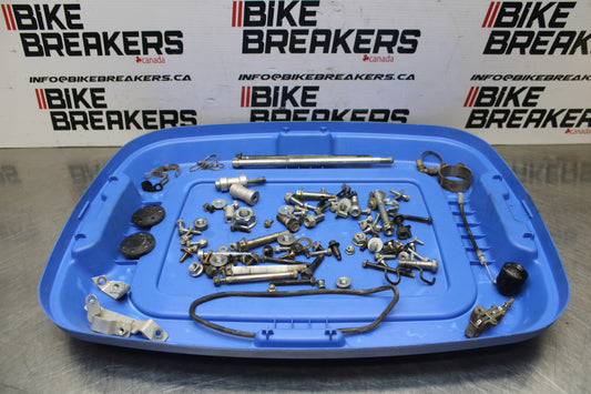 98-05 HONDA SUPER HAWK 1000 VTR1000F BOLTS HARDWARE MOTOR SCREWS BB821