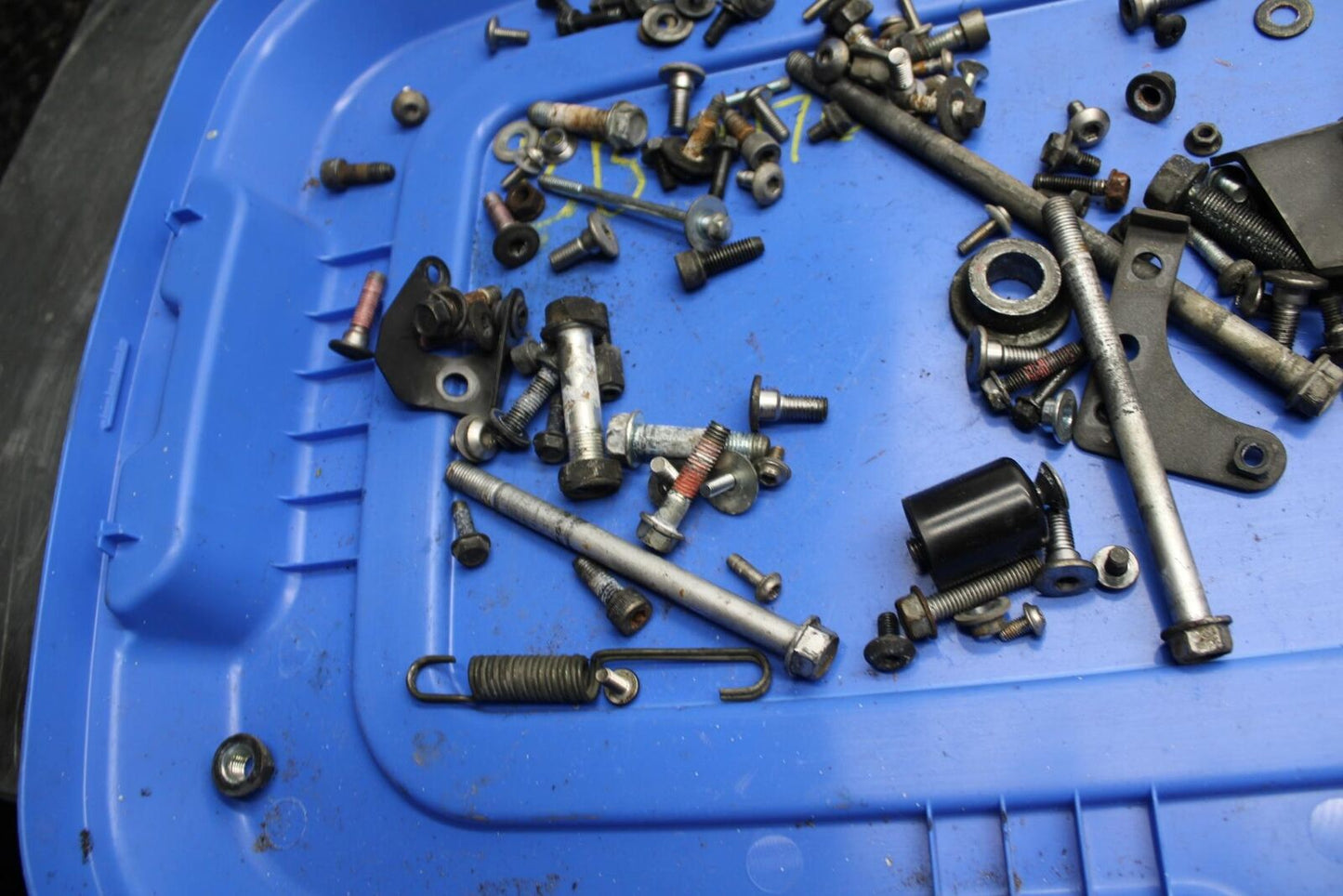 08-12 KAWASAKI NINJA 250R EX250J LEFTOVER MOUNTING BOLTS HARDWARE  SCREWS BB496