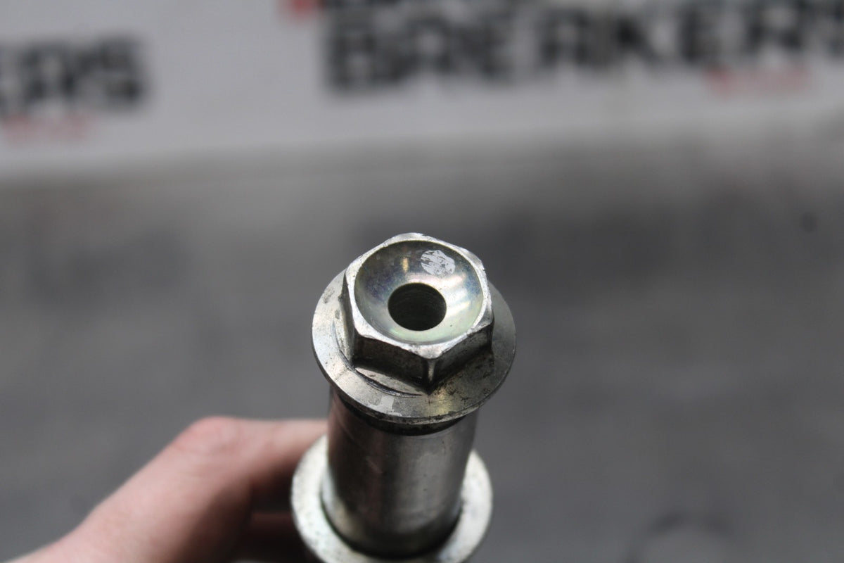 06-07 SUZUKI GSXR 600 FRONT WHEEL RIM AXLE PIVOT BOLT BB845