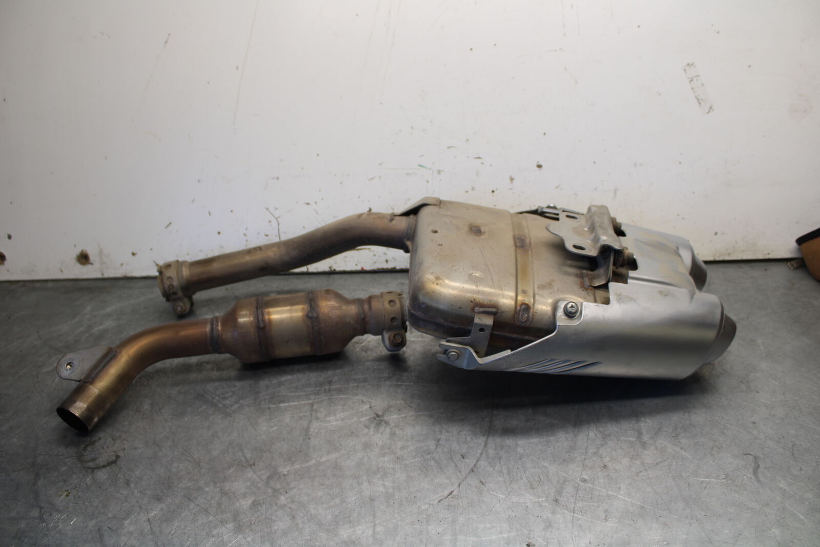 07-09 YAMAHA FZ6 EXHAUST PIPE MUFFLER SLIP ON CAN SILENCER 5VX-14710-01-00 BB713