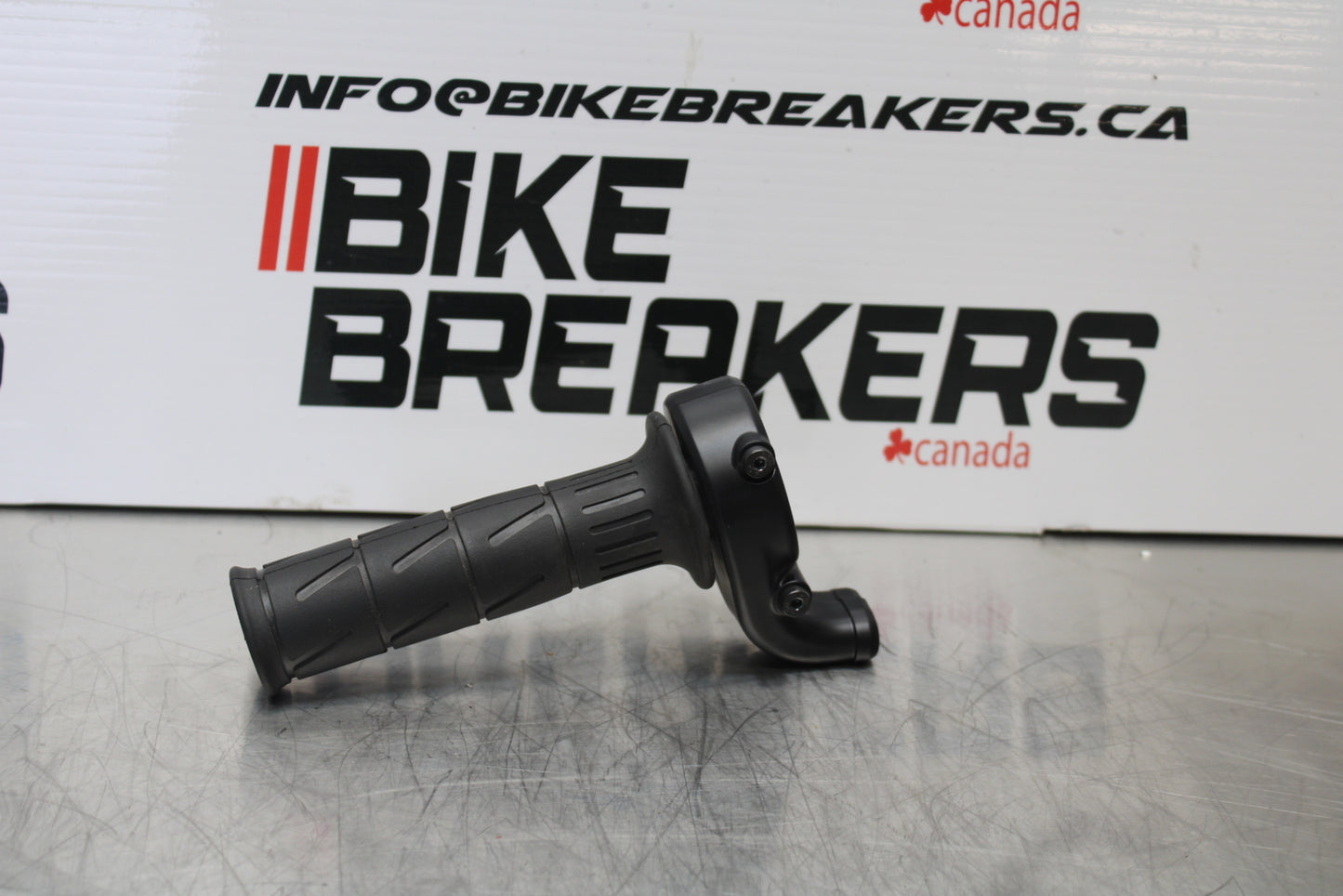 23-24 KAWASAKI NINJA ZX14R NEW!! THROTTLE CABLE LINE HOUSING GUIDE BB153