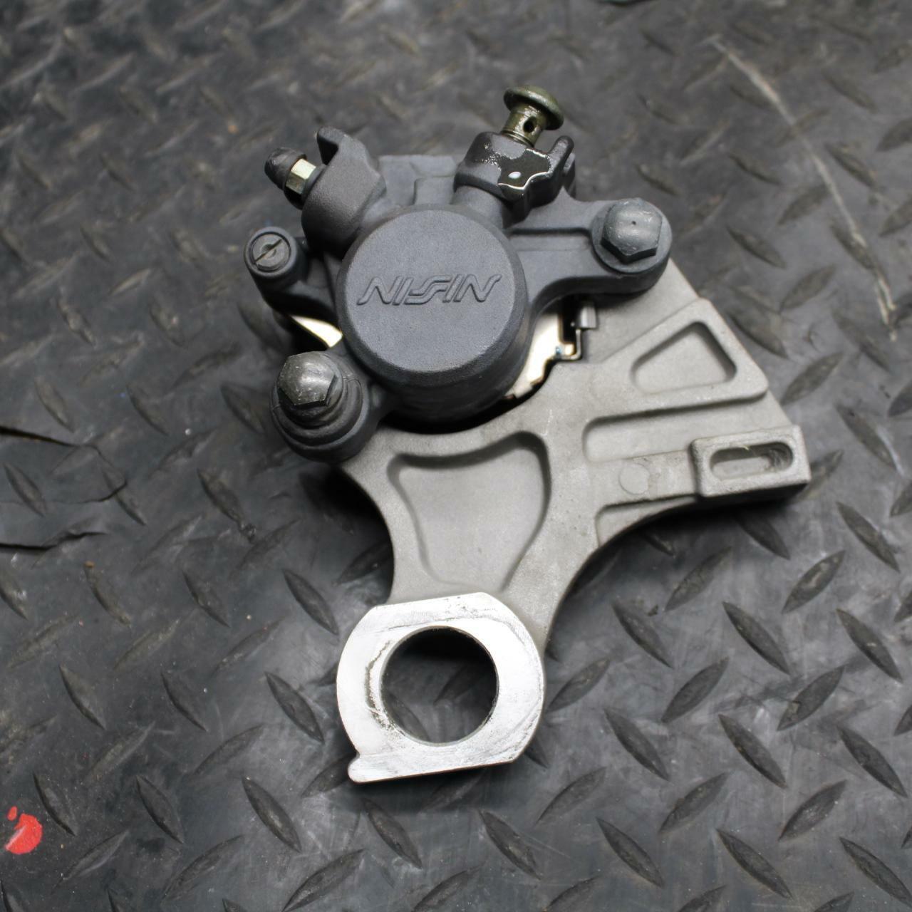 05 YAMAHA YZF R6S REAR BACK BRAKE CALIPER W MOUNT BRACKET BB234