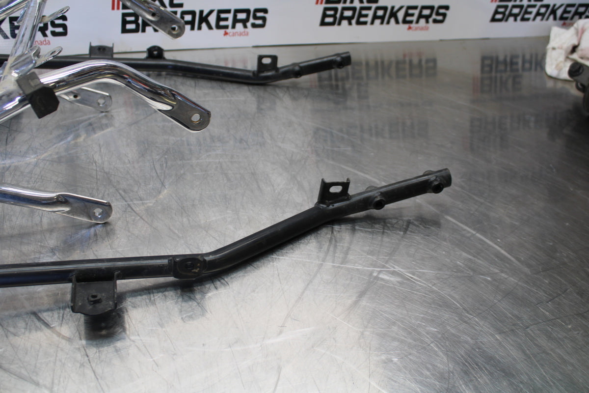 09 YAMAHA ROYAL STAR XVZ1300TF VENTURE SADDLEBAG SUB FRAME STAY MOUNTS BB151