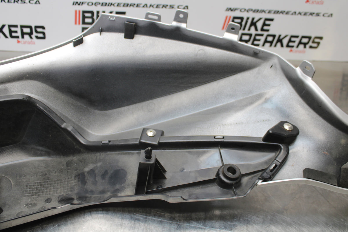 14-17 YAMAHA FZ07 RIGHT LOWER MID UPPER SIDE FAIRING COWL  BB162