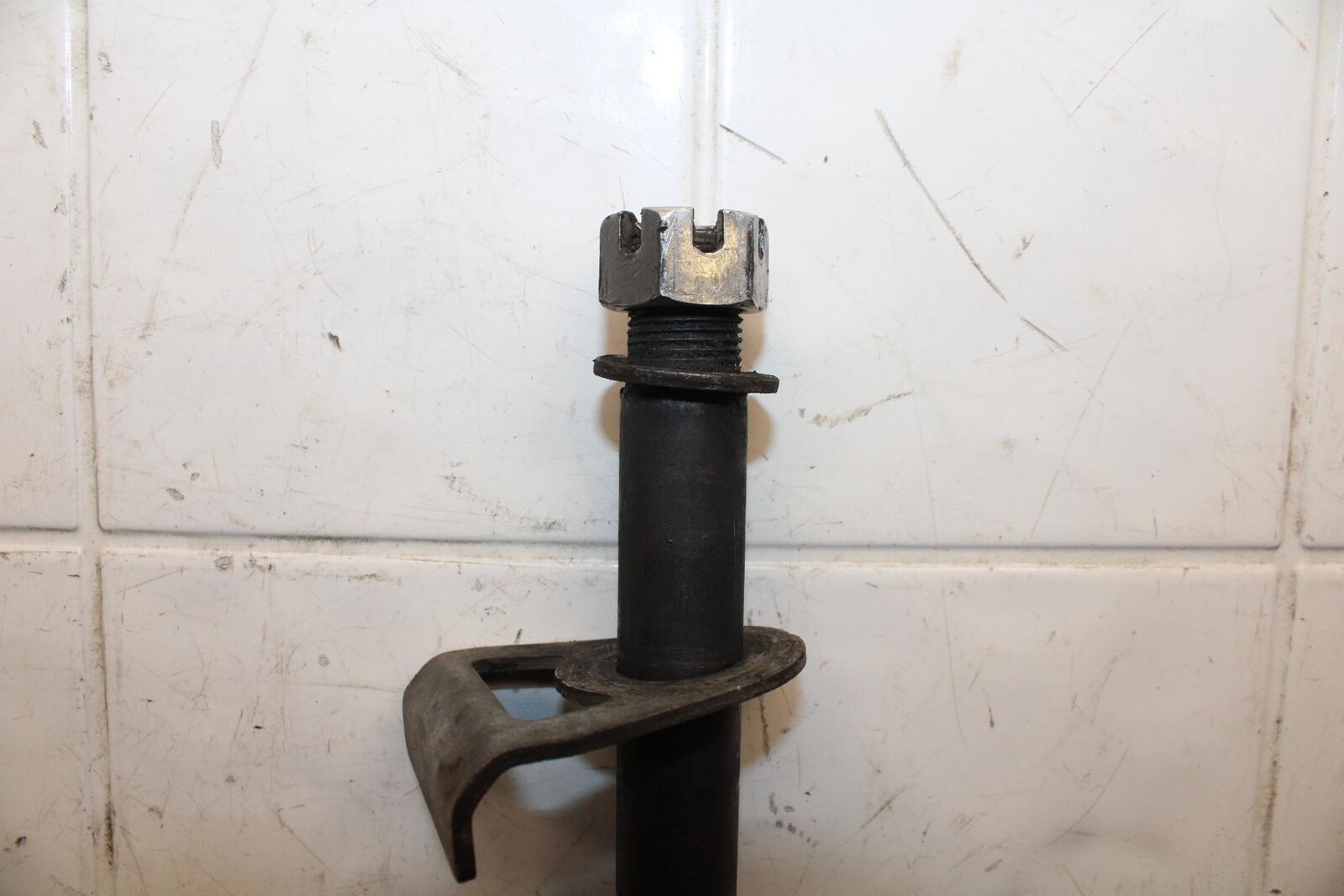 2006 Suzuki SV650S REAR AXLE BACK WHEEL RIM PIVOT BOLT AXEL BB65