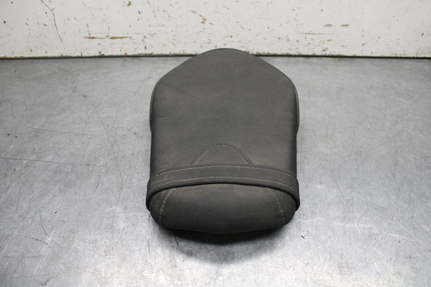 17-24 YAMAHA BOLT XVS950 REAR BACK PASSENGER SEAT BB729