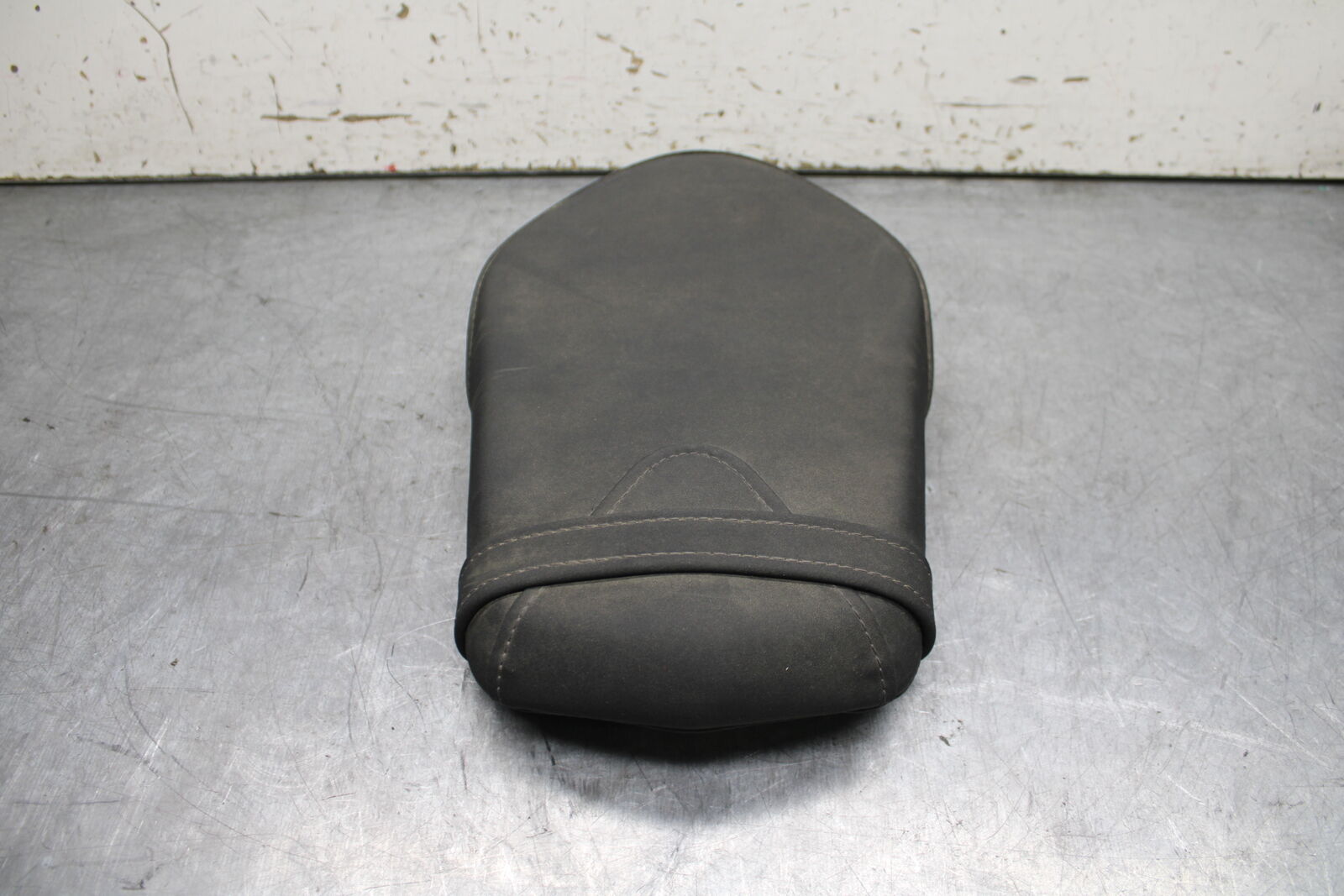 17-24 YAMAHA BOLT XVS950 REAR BACK PASSENGER SEAT BB729