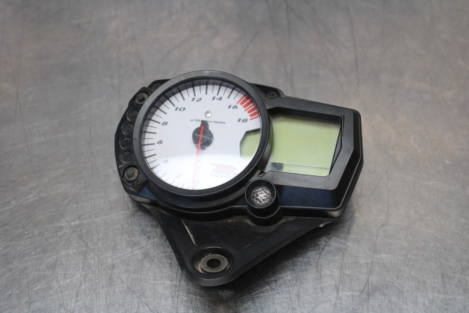 06-07 SUZUKI GSXR 600 SPEEDO TACH GAUGES CLUSTER SPEEDOMETER TACHOMETER BB170