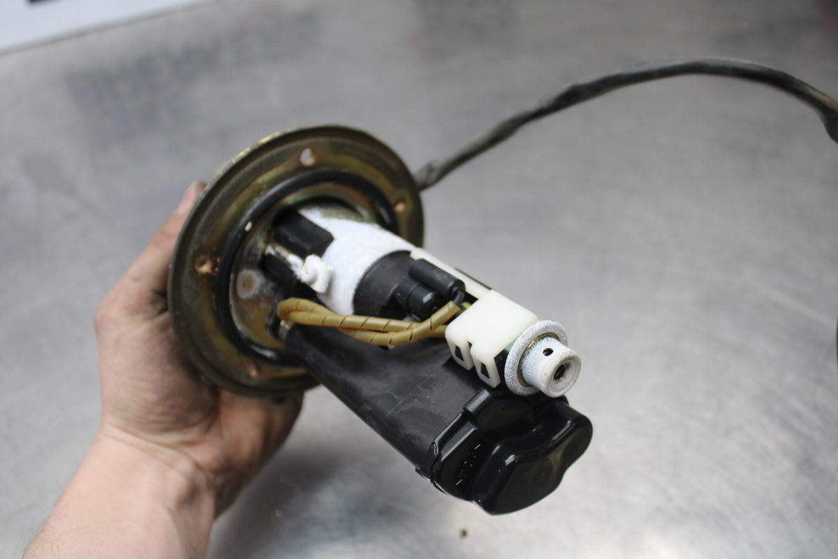03 KAWASAKI VULCAN 1600 FUEL GAS PUMP BB865