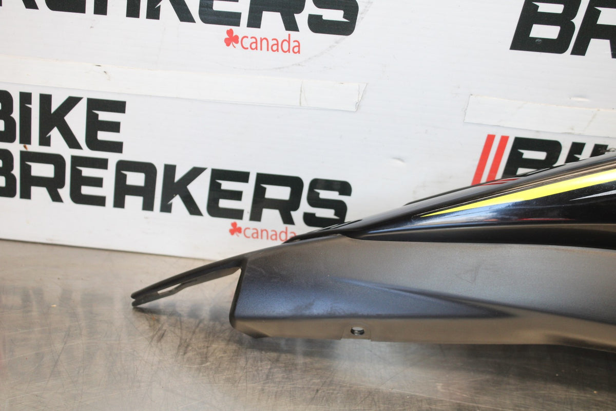 15-17 YAMAHA YZF R3 RIGHT REAR BACK TAIL FAIRING COWL SHROUD BB003