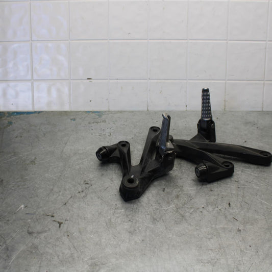 06-07 KAWASAKI NINJA ZX14R REAR BACK PASSENGER PEG SET PAIR bb433