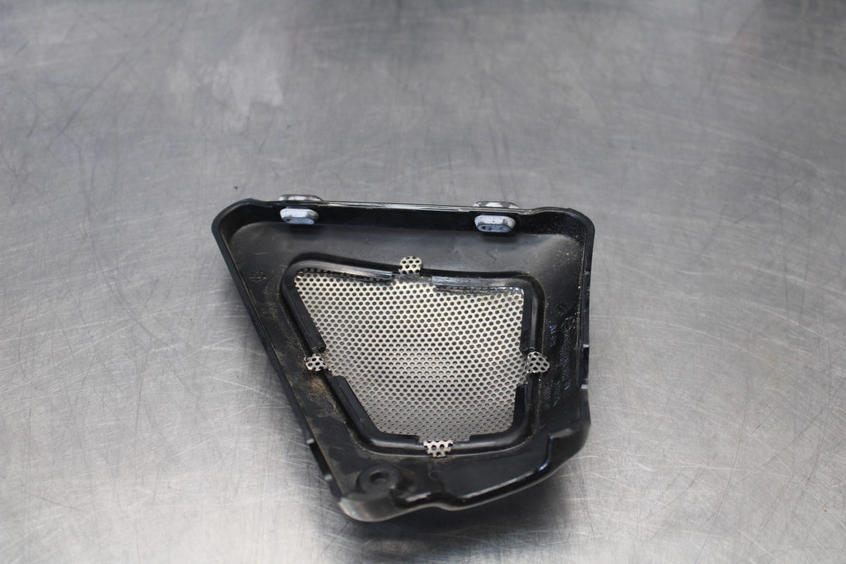 09-17 HARLEY-DAVIDSON V-ROD RIGHT FRAME COVER COWL BB886