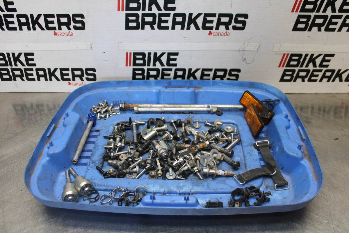 15-17 YAMAHA FJ09 MOUNTING BOLTS HARDWARE SCREWS BB906