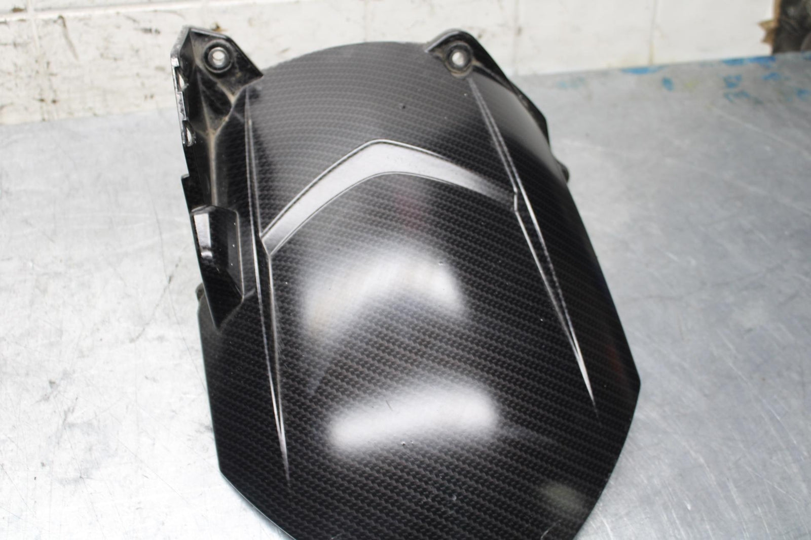 2007 Yamaha YZF R1 REAR BACK WHEEL TIRE HUGGER FENDER 4C8-21650-00-00 BB575