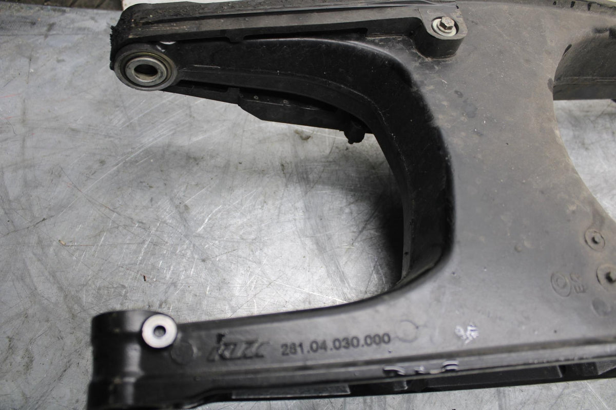 22-23 HUSQVARNA SVARTPILEN 401 REAR SWINGARM BACK SUSPENSION SWING ARM BB541