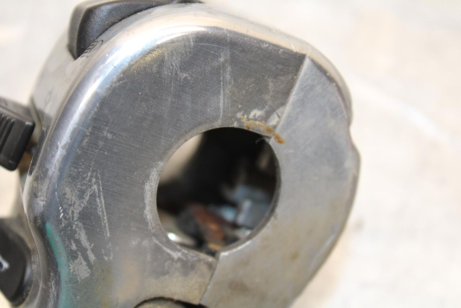 2005 Kawasaki Vulcan 1500 VN1500N Classic LEFT CLIP ON HANDLE HORN SIGNALS BB576