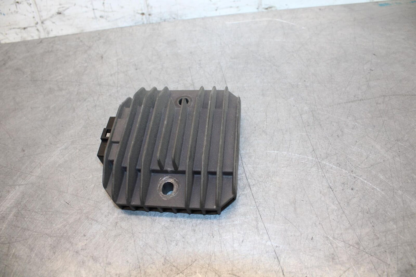 2001 Kawasaki Ninja ZX6 ZX600E RECTIFIER VOLTAGE REGULATOR BB547