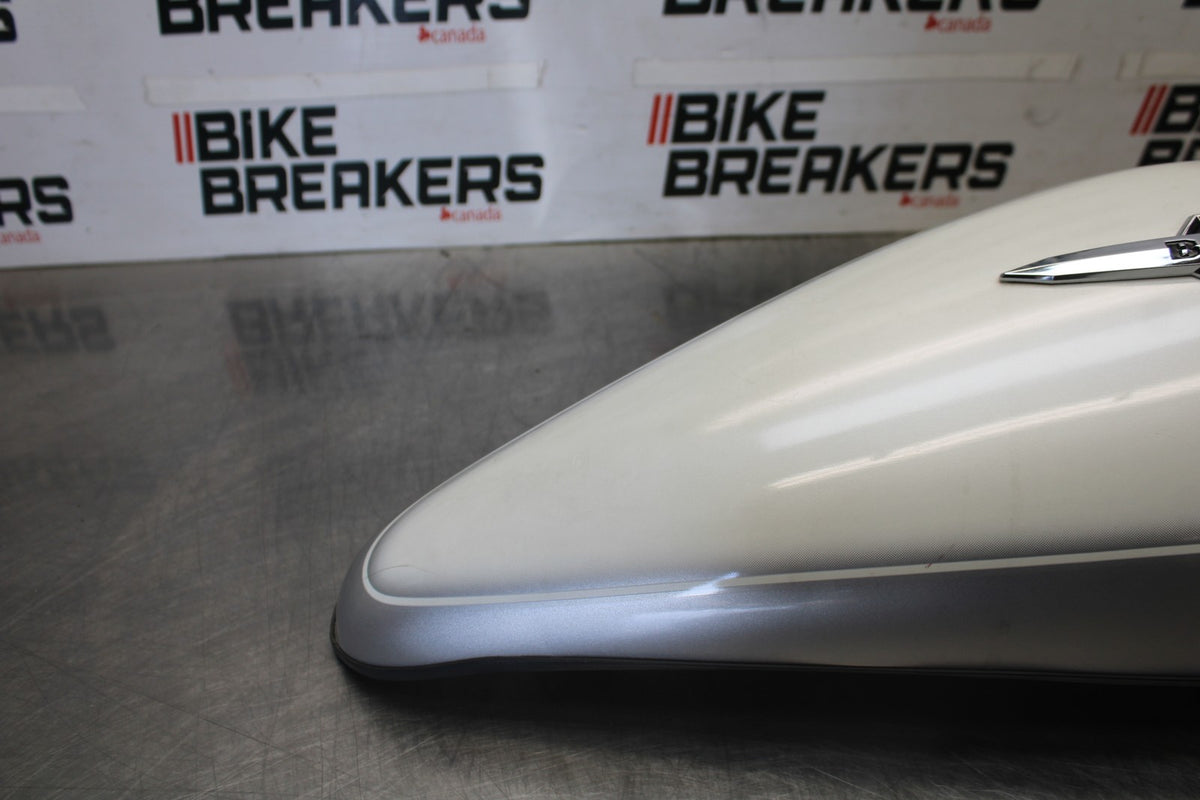 05-09 SUZUKI BOULEVARD C90 RIGHT GAS TANK COVER TRIM PANEL COWL  BB918