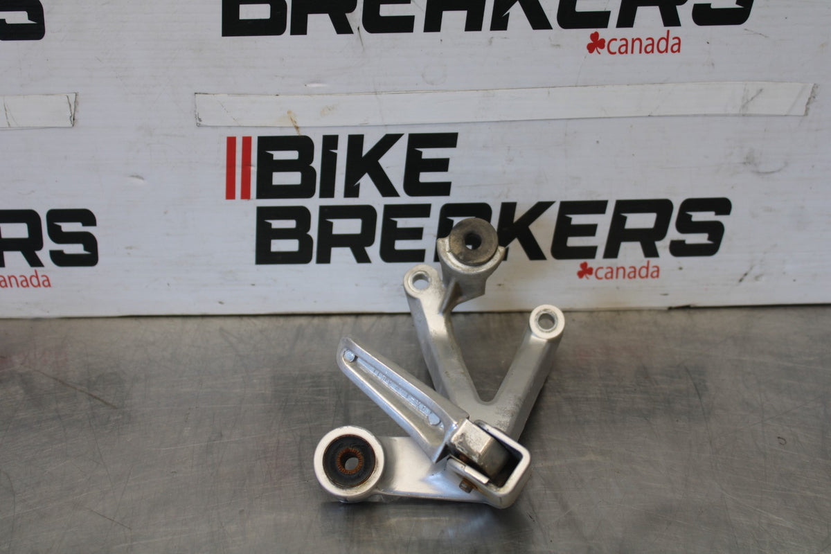 97-00 SUZUKI GSXR600 SRAD RIGHT REAR BACK PASSENGER PEG BB921
