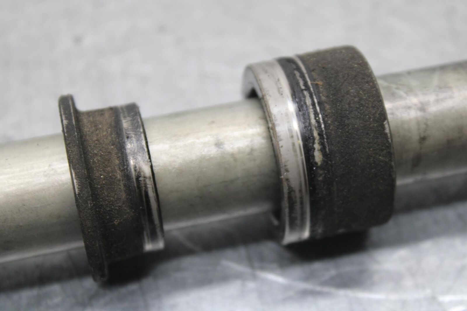 09-12 KAWASAKI NINJA ZX6R REAR AXLE WHEEL RIM PIVOT BOLT AXEL 41068-0613 BB640