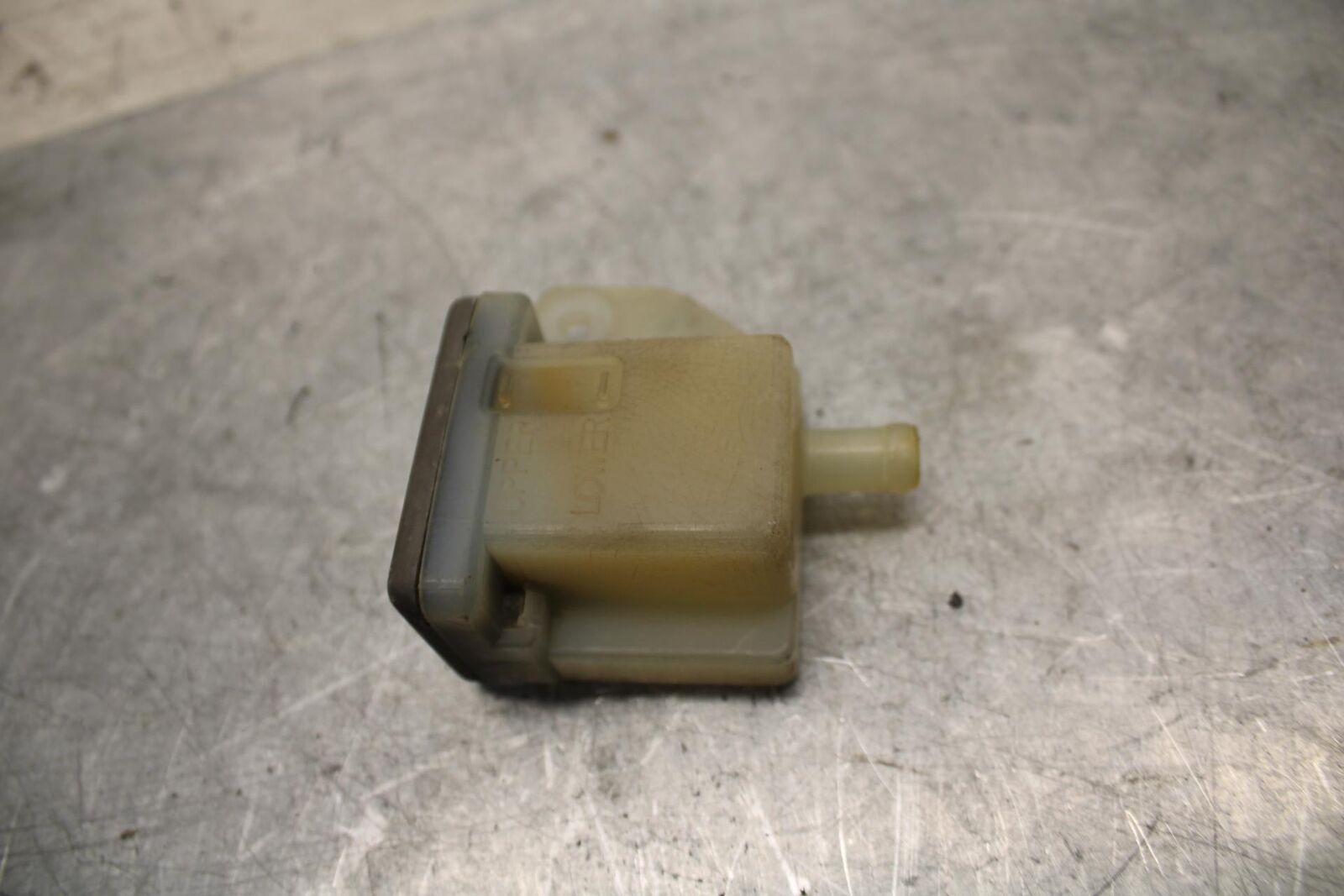1997 Suzuki GSXR750 REAR BRAKE MASTER FLUID RESERVOIR TANK BOTTLE BB39