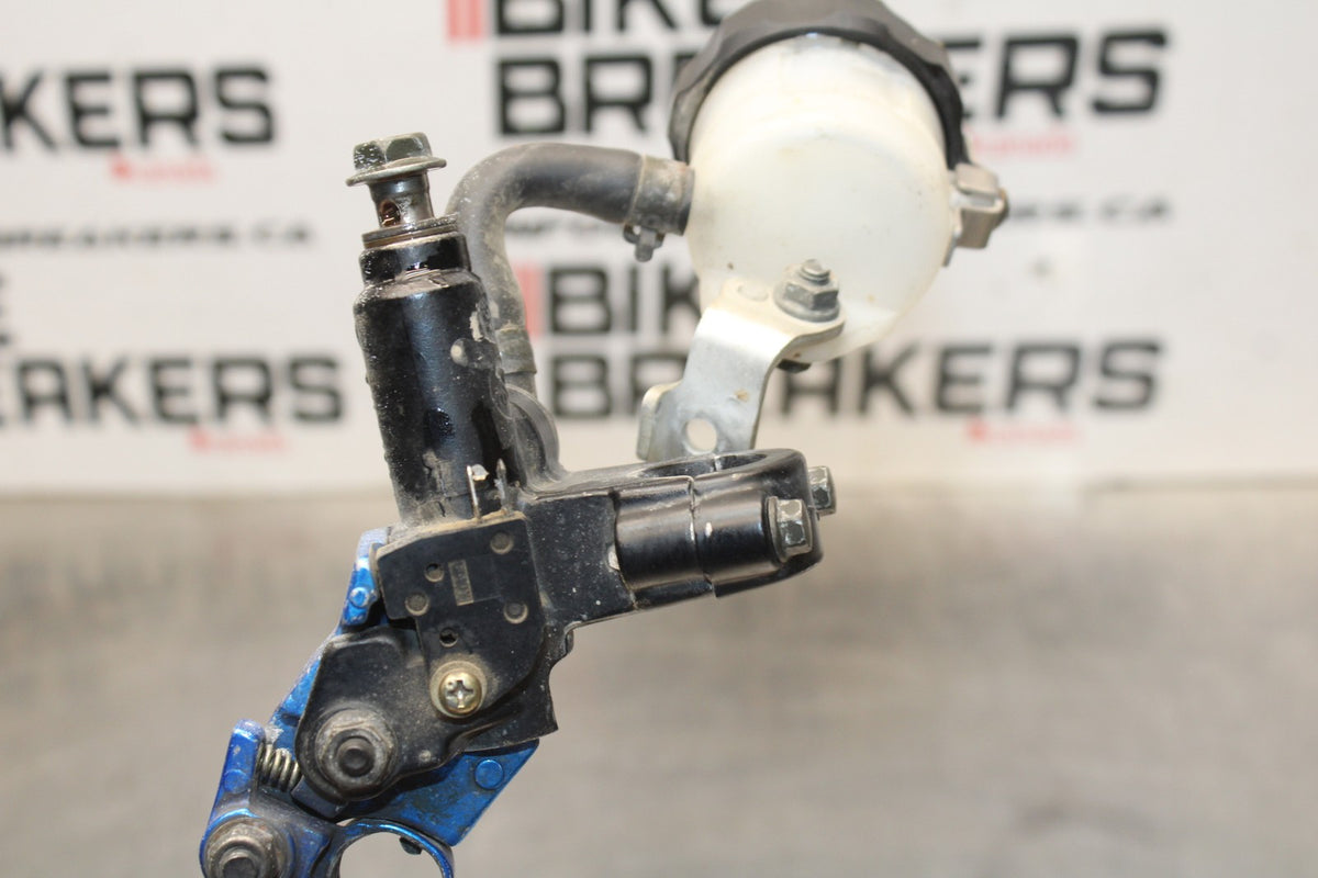 01-03 SUZUKI GSXR600 FRONT BRAKE MASTER CYLINDER w/ LEVER BB841