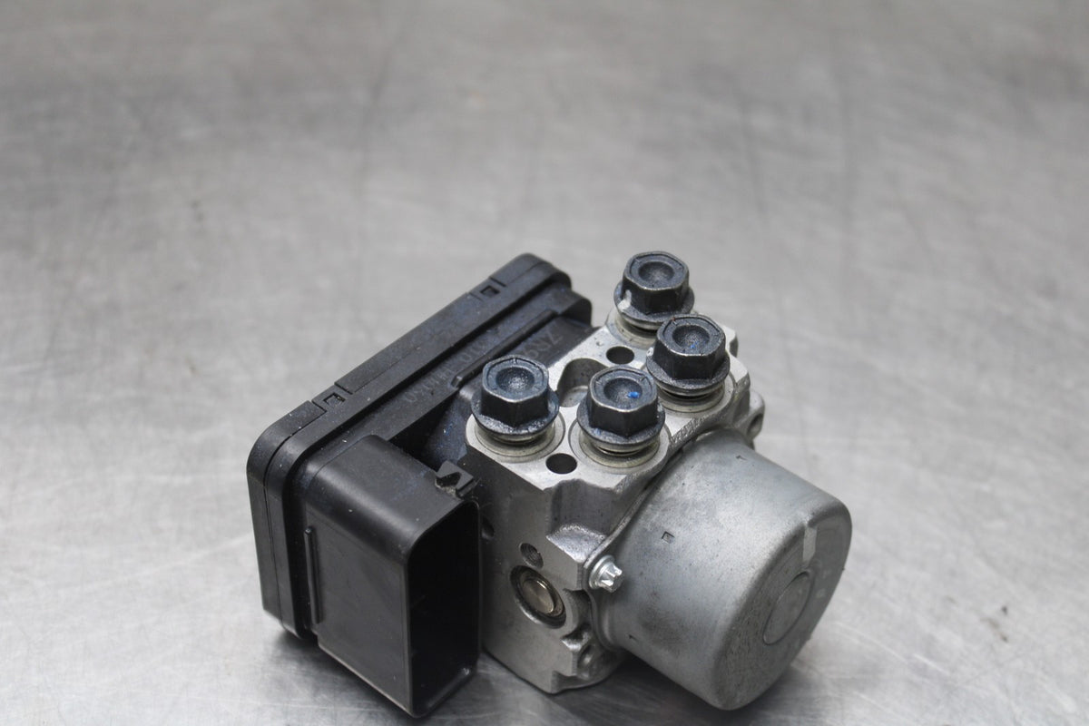 23 KAWASAKI Z900RS ABS PUMP UNIT MODULE BB935