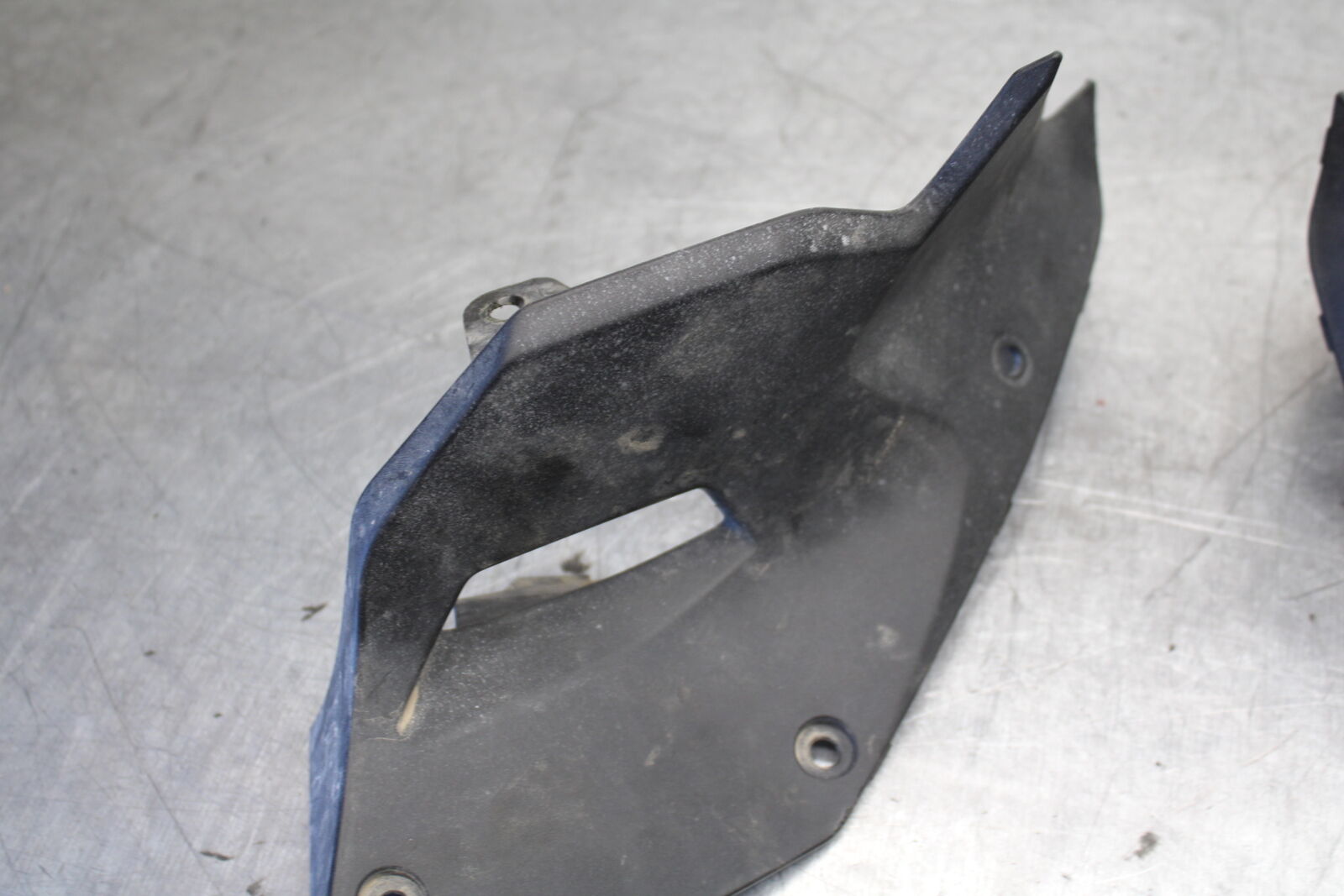 19-22 KAWASAKI Z400 RIGHT LEFT INNER FAIRINGS COWLS PANELS TRIMS BB708