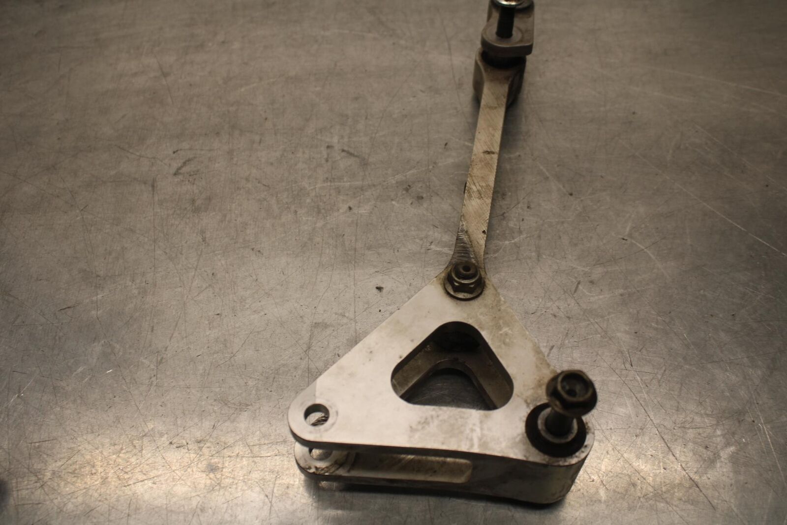 2007 Yamaha YZF R1 REAR DOGBONE SHOCK LINKAGE LINK BB83