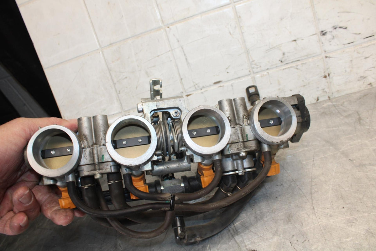2011 Honda CBR600RR MAIN FUEL INJECTORS / THROTTLE BODIES 16401-MFJ-A01 BB520