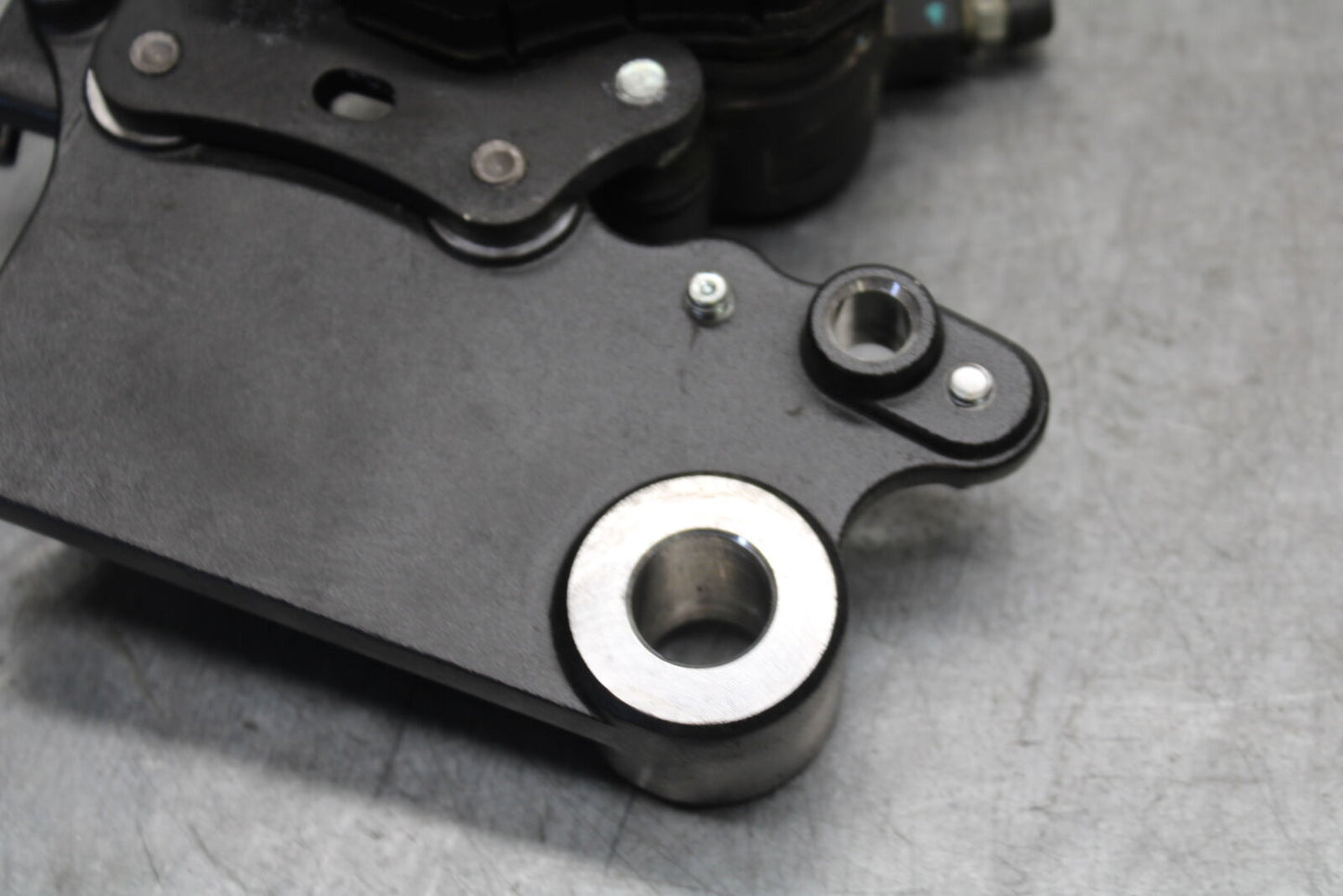 18-23 KAWASAKI NINJA 400 REAR BACK BRAKE CALIPER W MOUNT BRACKET BB660