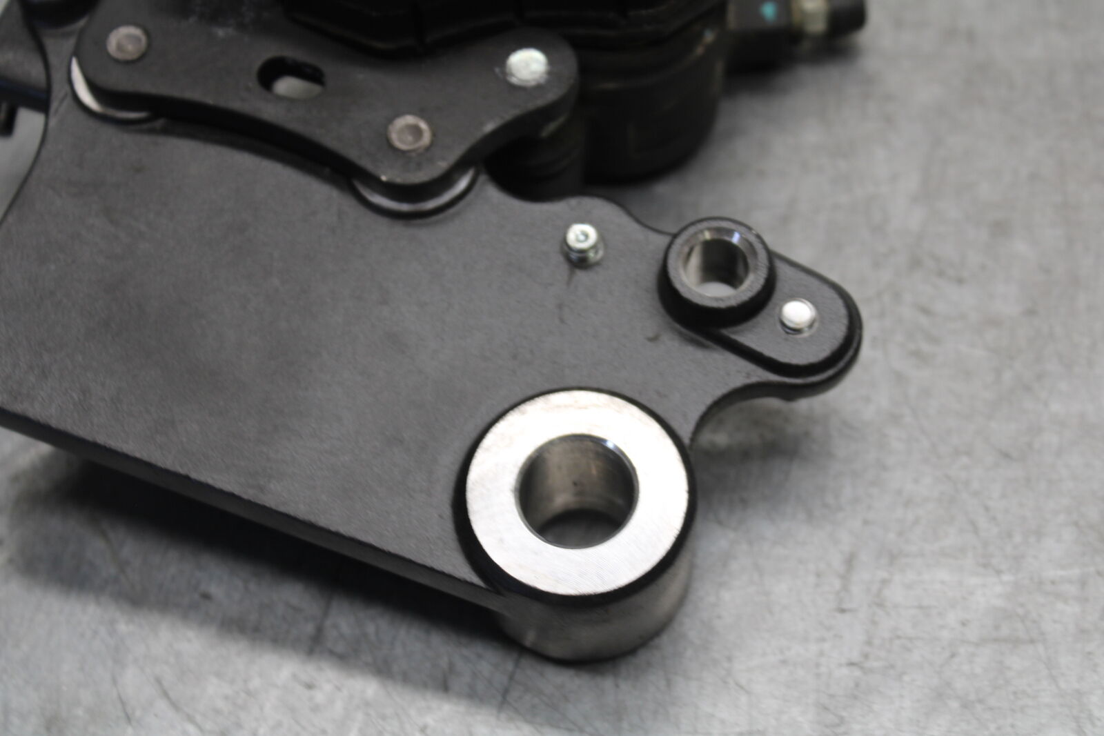 18-23 KAWASAKI NINJA 400 REAR BACK BRAKE CALIPER W MOUNT BRACKET BB660