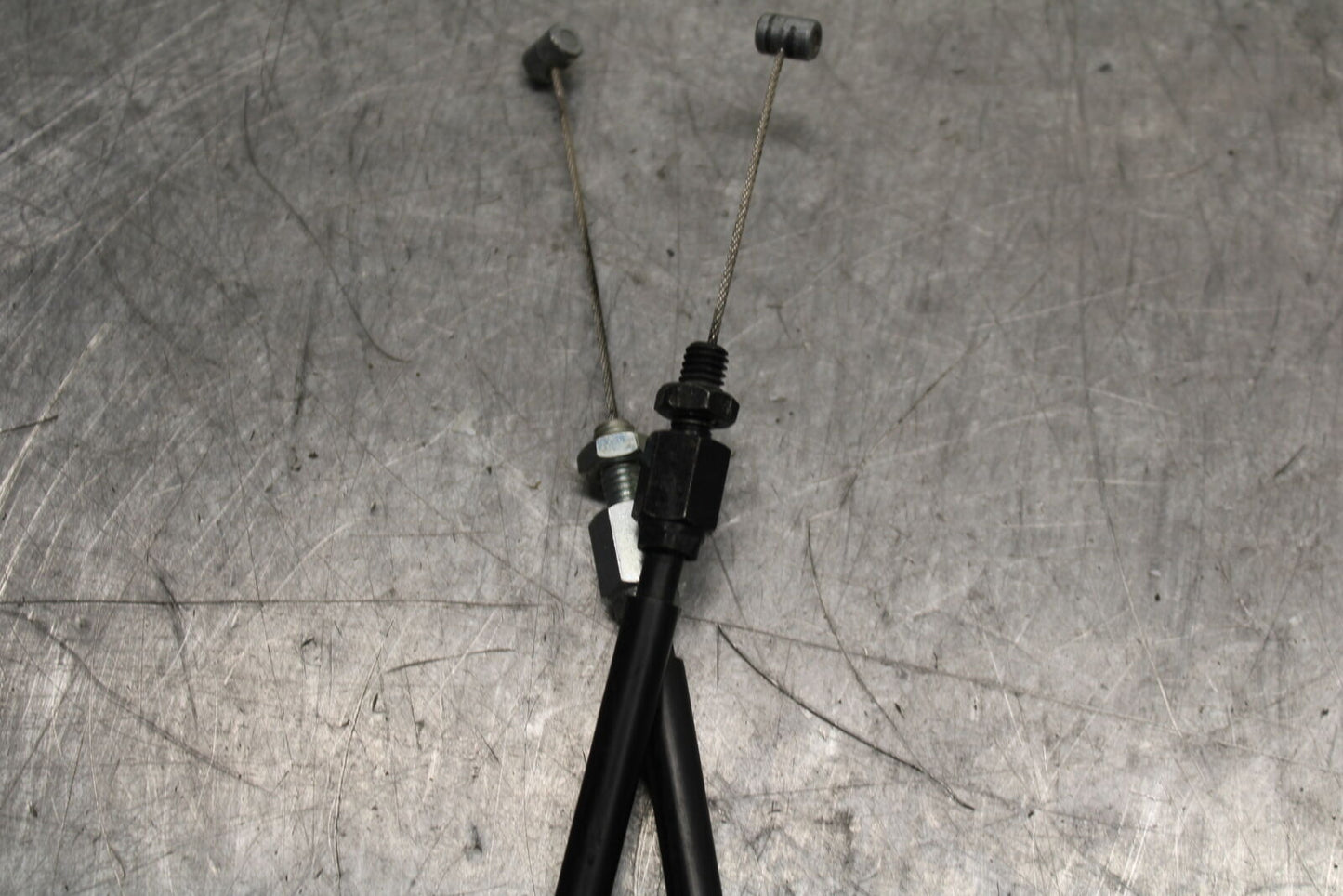 09-14 YAMAHA YZF R1 THROTTLE CABLE LINE HOUSING GUIDE BB118