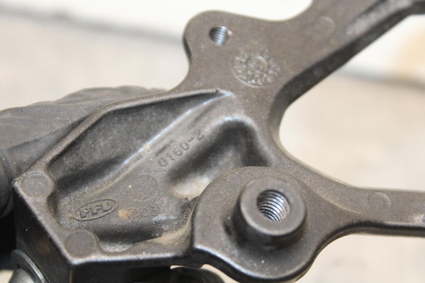 09-12 KAWASAKI NINJA ZX6R ZX600R LEFT REARSET DRIVER FOOT PEG REST STOP BB617