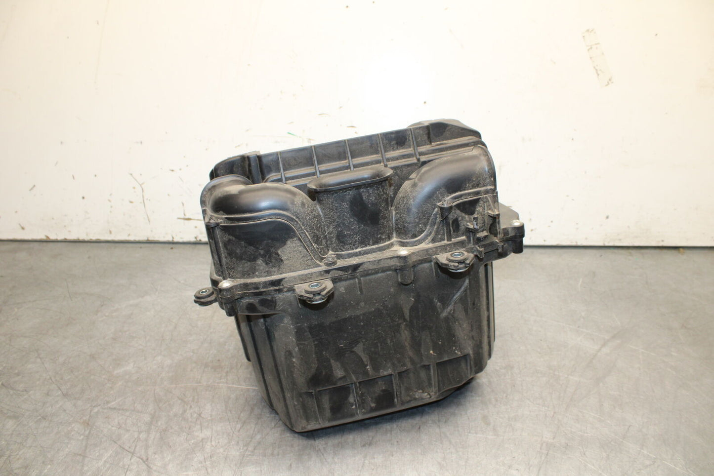 22-24 YAMAHA XSR900 AIRBOX AIR INTAKE FILTER BOX BB710