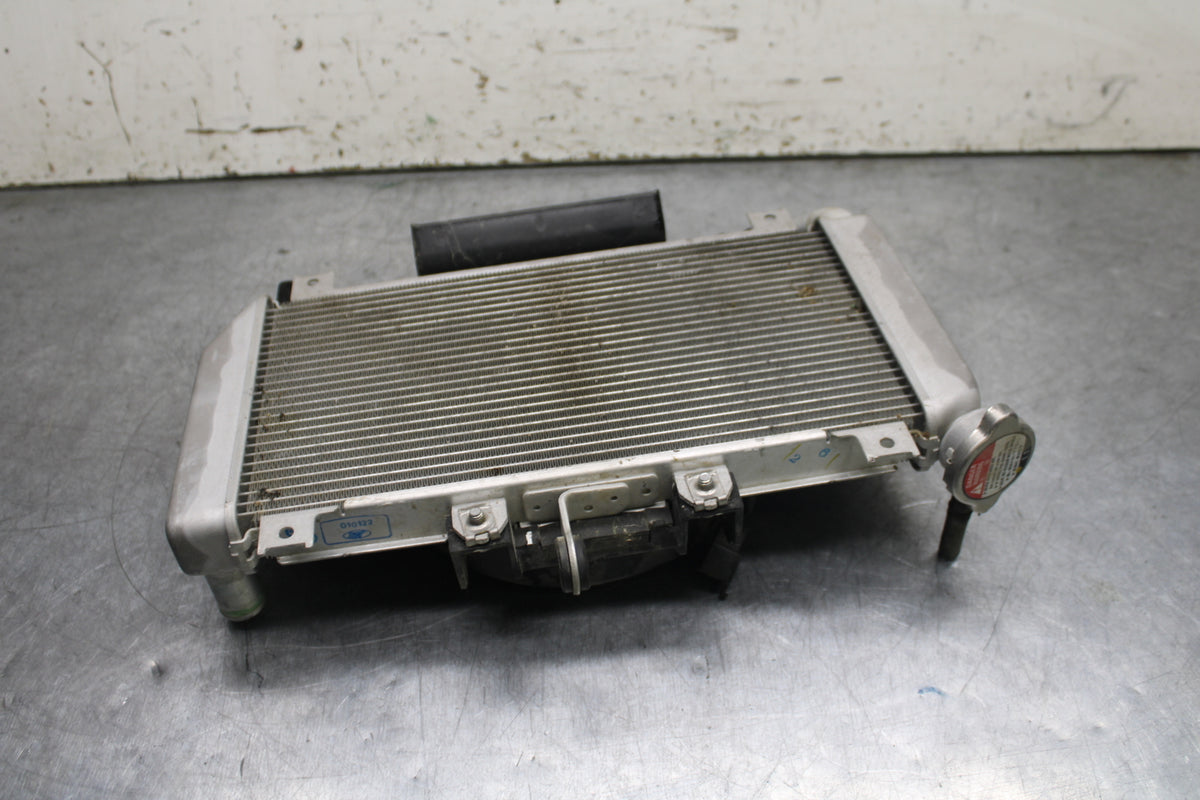 18-23 KAWASAKI NINJA 400 EX400 ABS ENGINE RADIATOR MOTOR COOLING RADIATER BB747