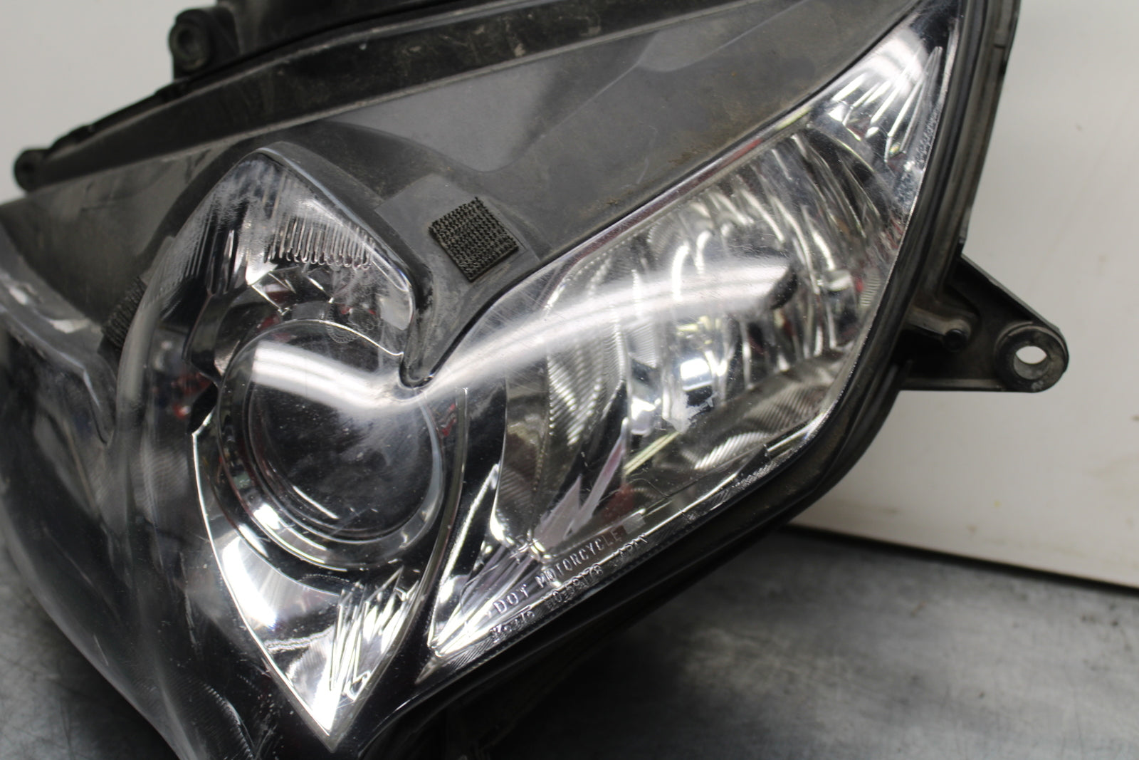 08-10 SUZUKI GSXR 600 FRONT HEADLIGHT HEAD LIGHT LAMP BB753