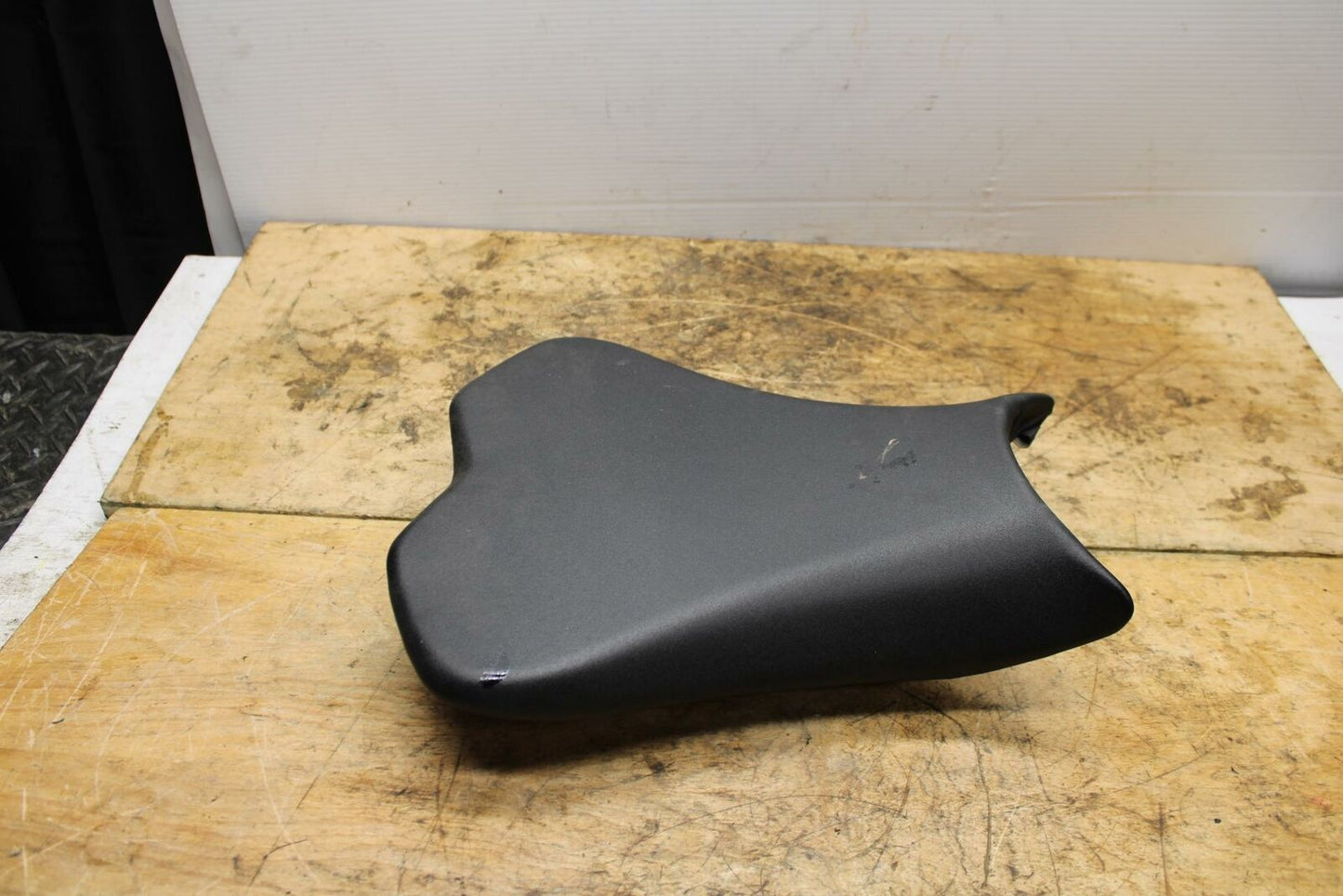 13-18 KAWASAKI NINJA ZX6R FRONT DRIVERS SEAT PAD SADDLE PILLION BB349