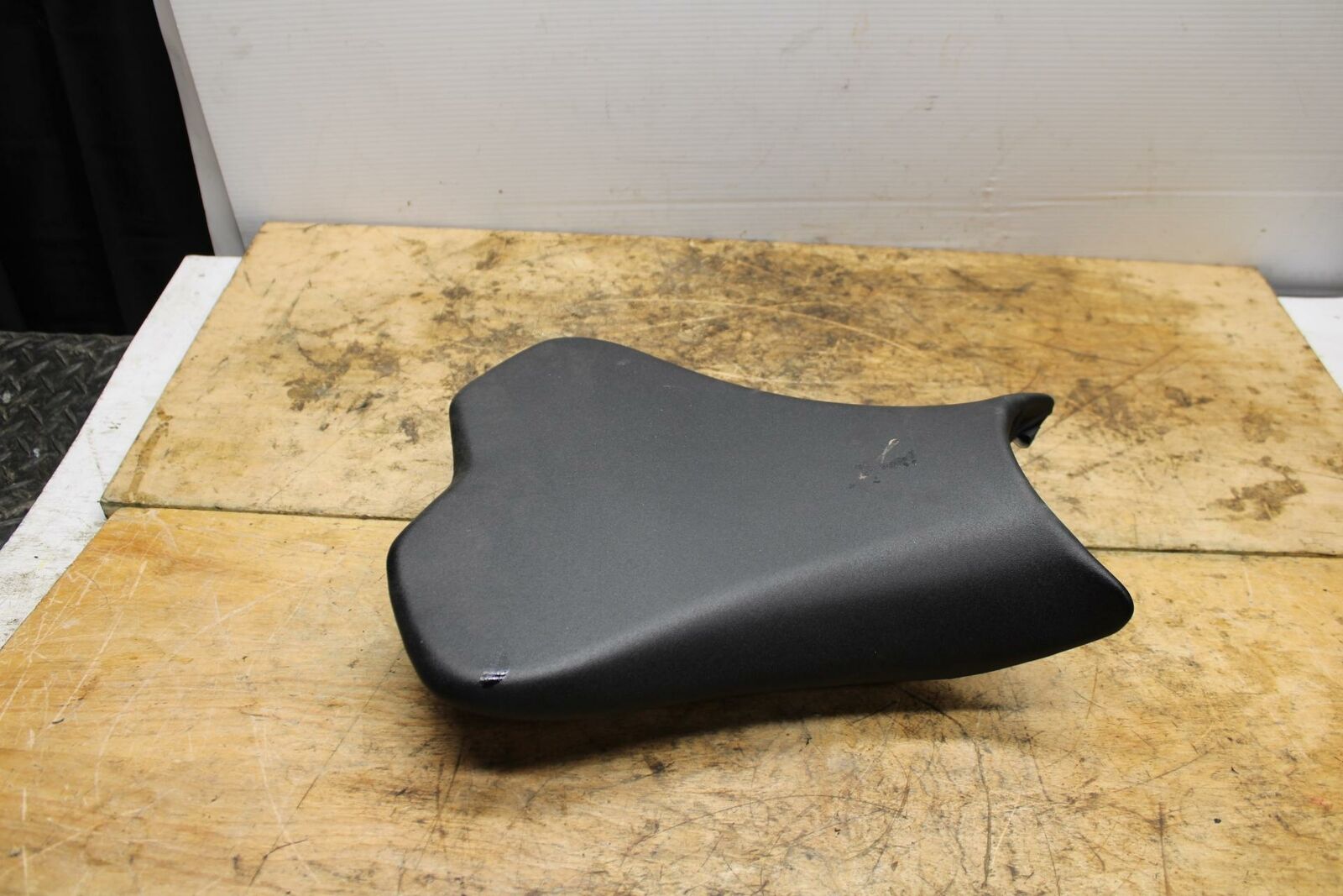 13-18 KAWASAKI NINJA ZX6R FRONT DRIVERS SEAT PAD SADDLE PILLION BB349