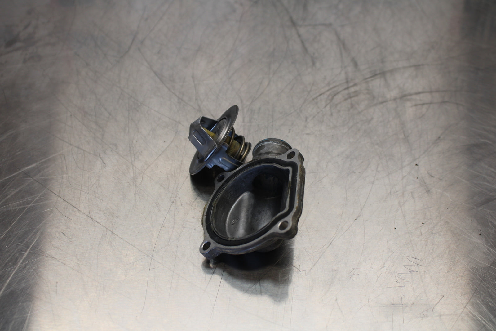 13-18 KAWASAKI NINJA ZX6R THERMOSTAT W HOUSING ASSEMBLY BB143