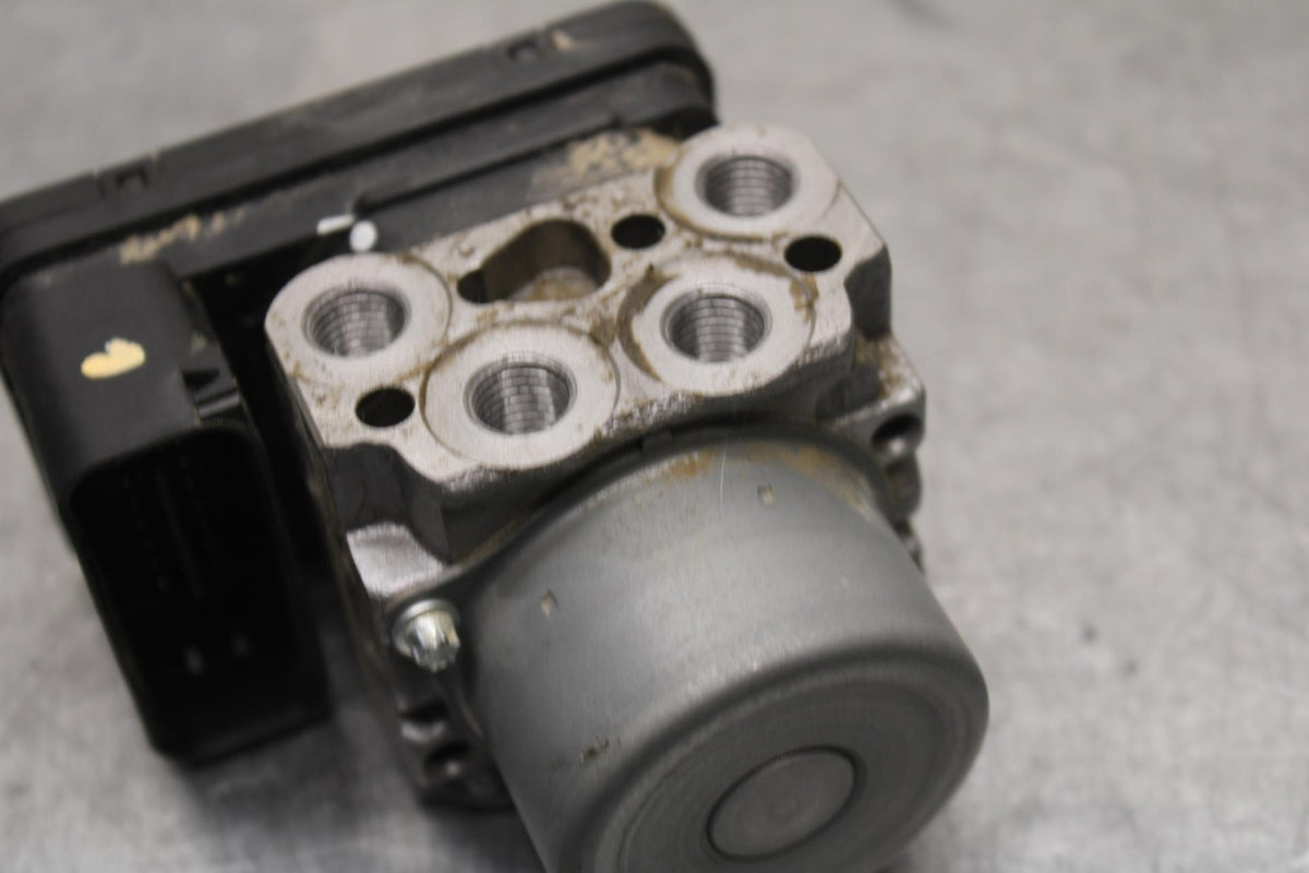 23-24 KAWASAKI NINJA ZX4R ABS PUMP UNIT MODULE BB638