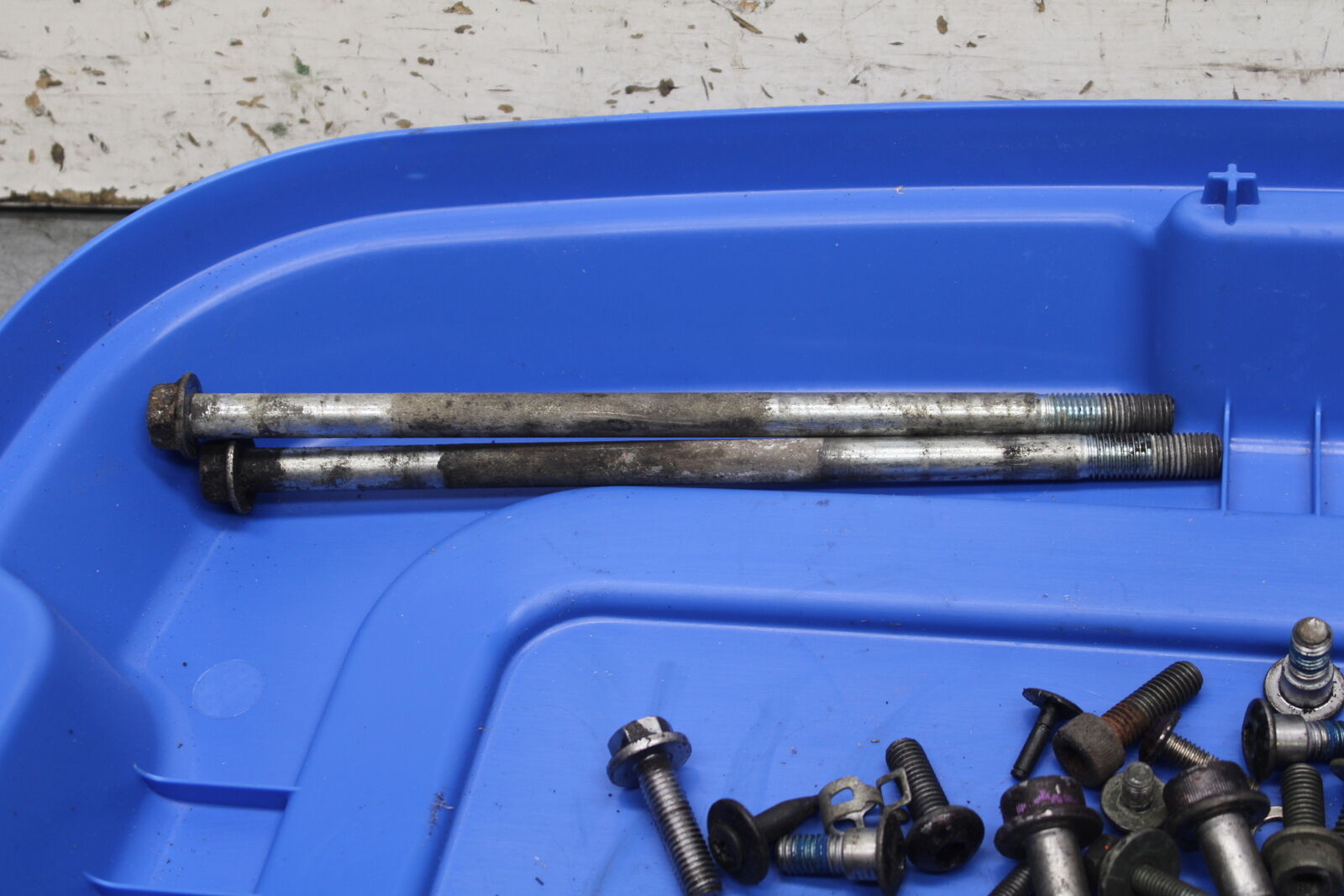 05-06 SUZUKI GSXR1000 ENGINE MOUNTING BOLTS HARDWARE MOTOR SCREWS BB113