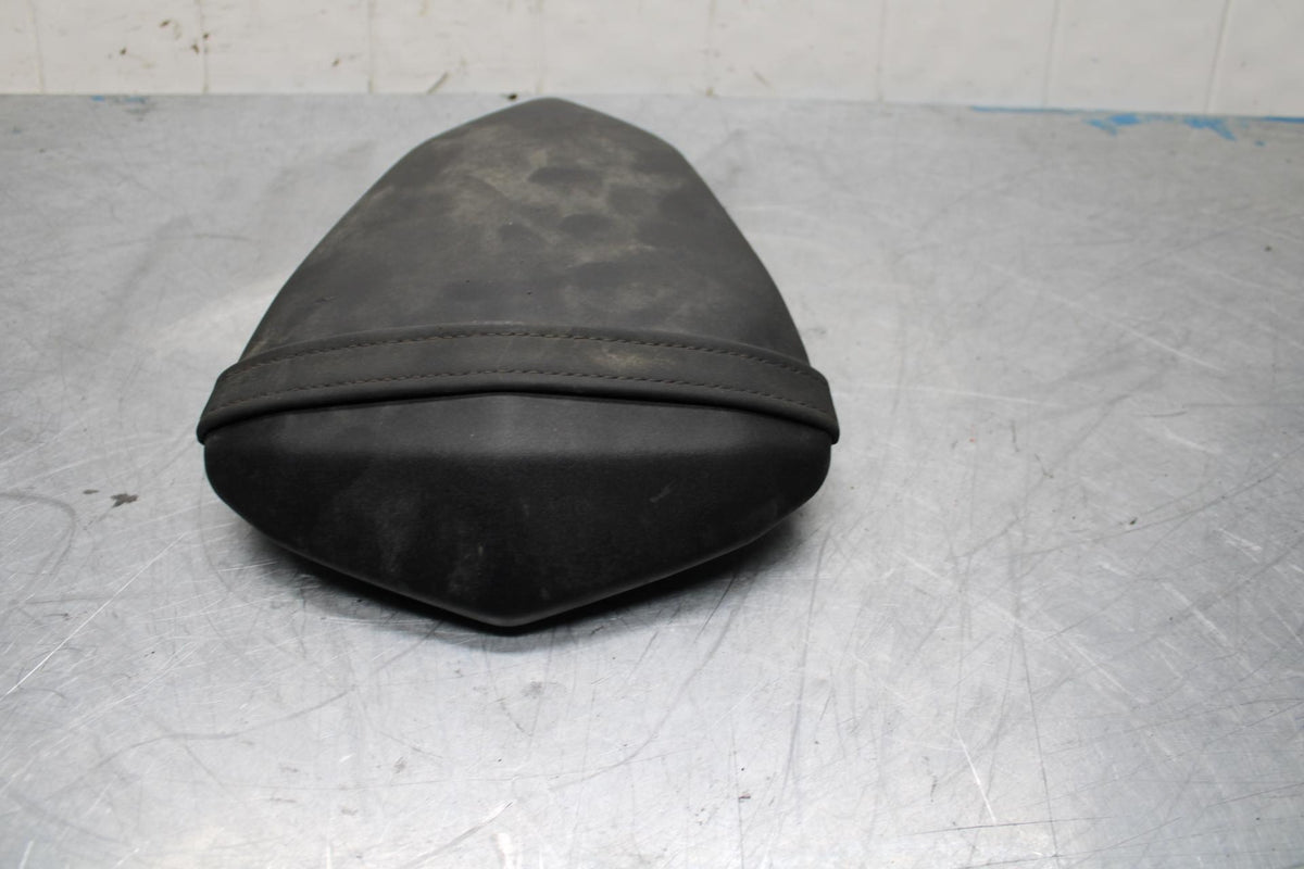 09-14 YAMAHA YZF R1 REAR BACK PASSENGER TANDEM SEAT PAD SADDLE PILLION  BB448